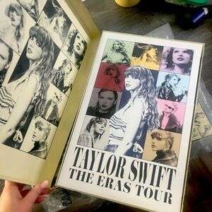 Vip Eras Tour box from Paris